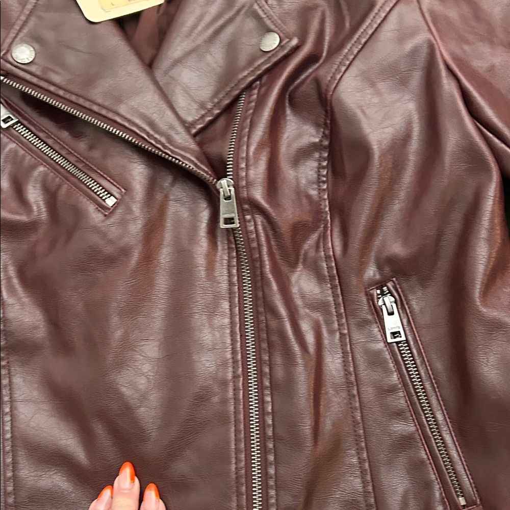 Levi's Women's oxblood color faux leather Jacket - Picture 6 of 15